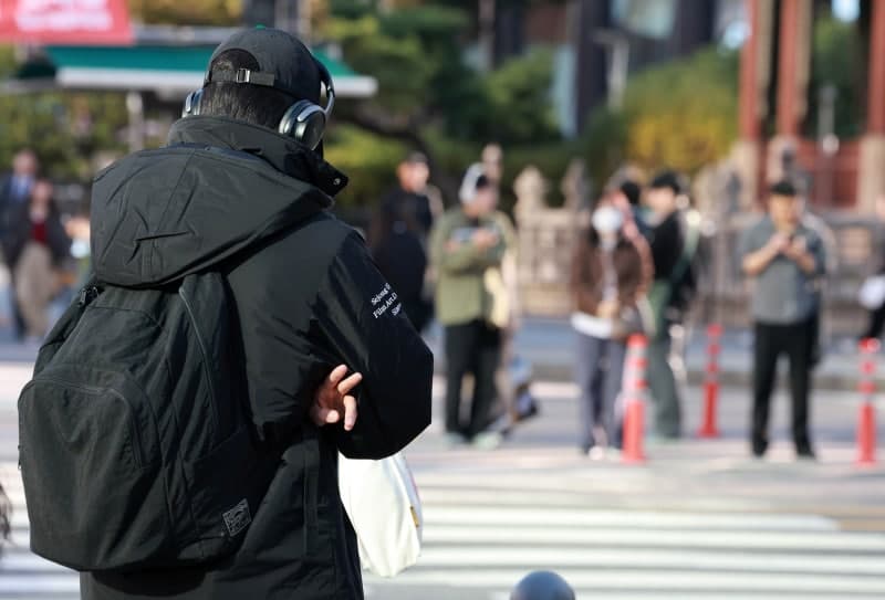"어제보다 10도 뚝" 전국 출근길 기온 급락…강풍 동반 가을 추위
