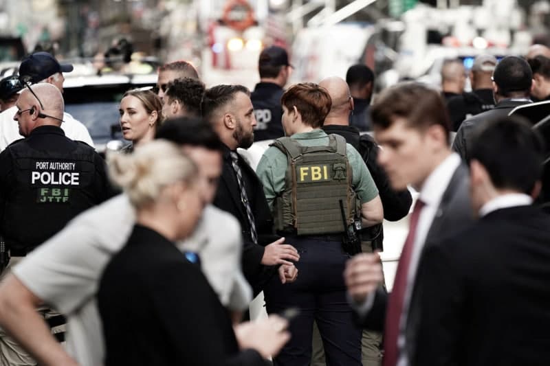 美 FBI, 북한 위장 취업 '노트북 농장' 40곳 무더기 적발