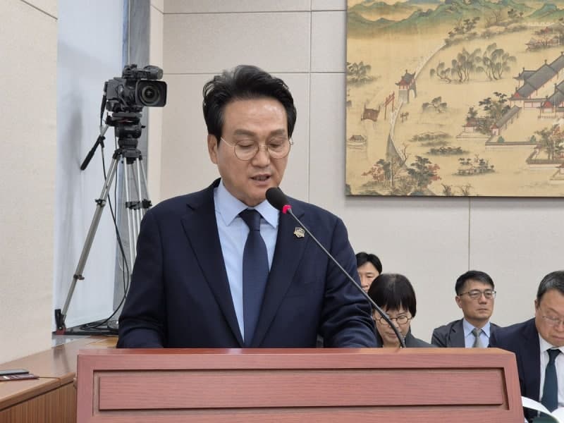 안민석 경기도교육감, '폰 프리 스쿨' 확산 의지 속 국감서 제기된 의혹 정면 돌파