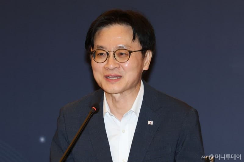 김정관 산업장관 "강원 바이오 세계로 뻗도록 5천억 지원"