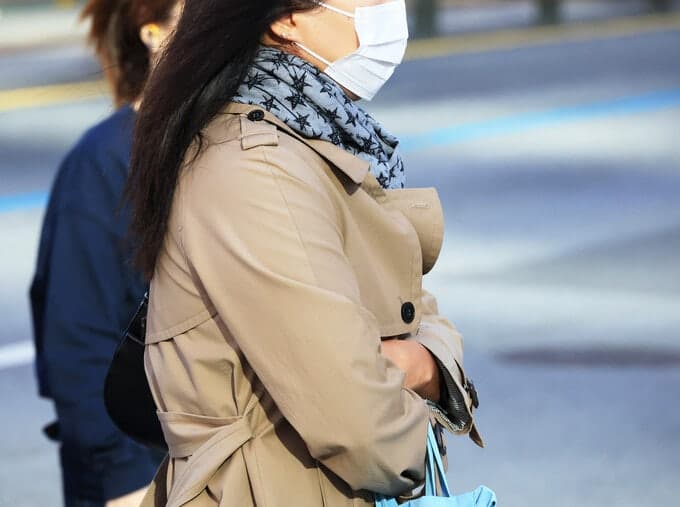 아침엔 쌀쌀 낮엔 포근…일교차 15도 주의하고 비 소식 확인하세요