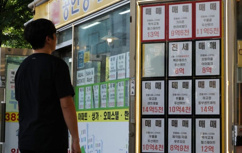 집값 잡겠다던 10·15 대책 1년, 규제의 역설로 서울 외곽 집값만 뛰었다