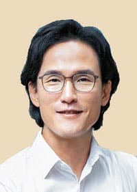 조현범 한국앤컴퍼니 회장, 가석방 후 첫 경영 행보로 '바텀업 혁신' 강조