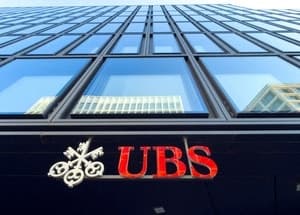 스위스 최대 은행 UBS, 본사 해외 이전 검토…은행법 개정 여파