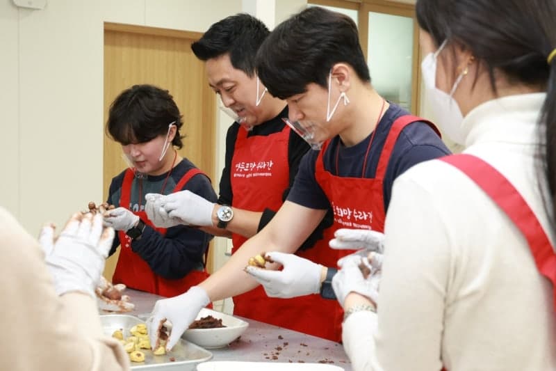 롯데홈쇼핑, 점심시간 활용한 임직원 봉사 'TEAM 나눔런치' 도입
