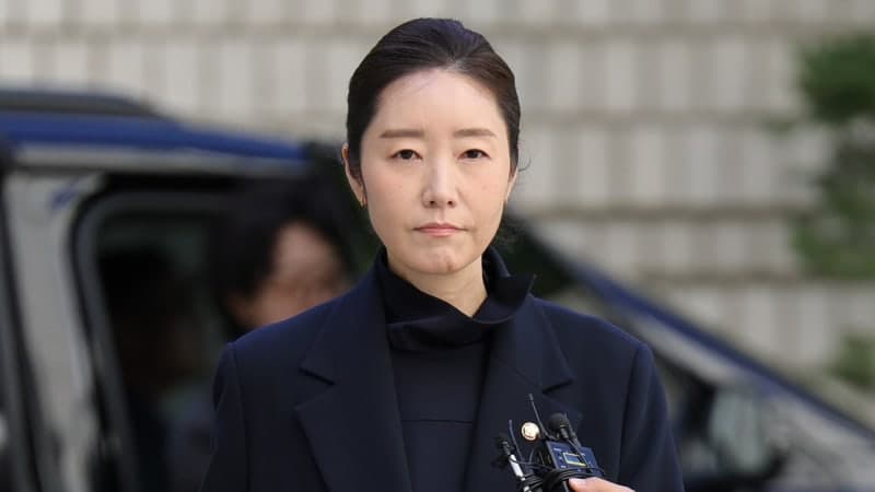 1억 공천헌금 수수한 강선우 의원, 1심서 징역 2년 6개월 법정구속