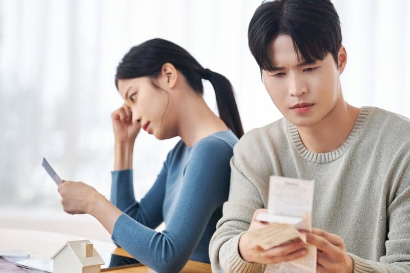 결혼 전 빚 없다던 아내, 1억 빚 숨기고 남편 월급으로 몰래 갚아