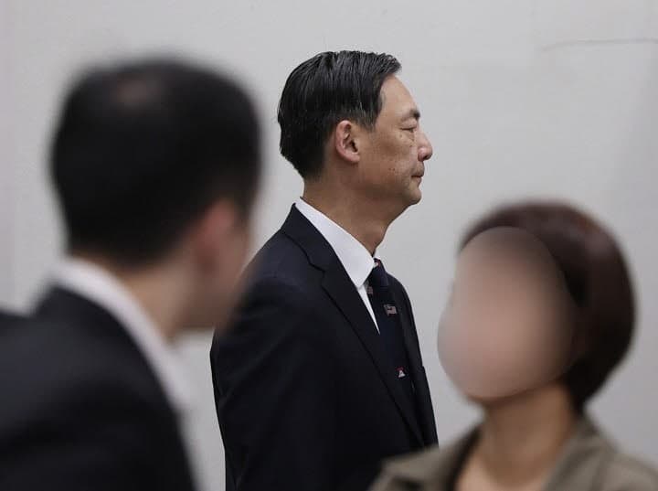 이재명 대통령 명예훼손 혐의 모스 탄, 첫 재판서 "무죄" 주장
