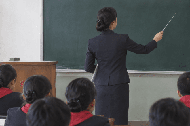 "여교사들에 치마 입고 수업하라"…북한 함흥서 복장 단속에 불만 폭발