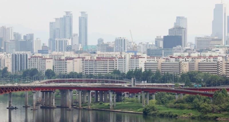 강남 아파트 실거래가 4개월 만에 하락…세제개편 여파에 급매물 등장