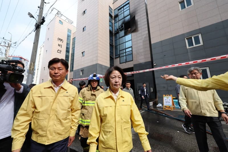 부천 공장 화재로 소방관 등 7명 부상…동료 구하려던 대원 1명 심정지