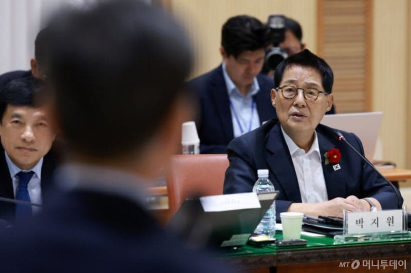 박지원 "조국 말이 옳다"…한동훈 특검법 추진에 공조 제안