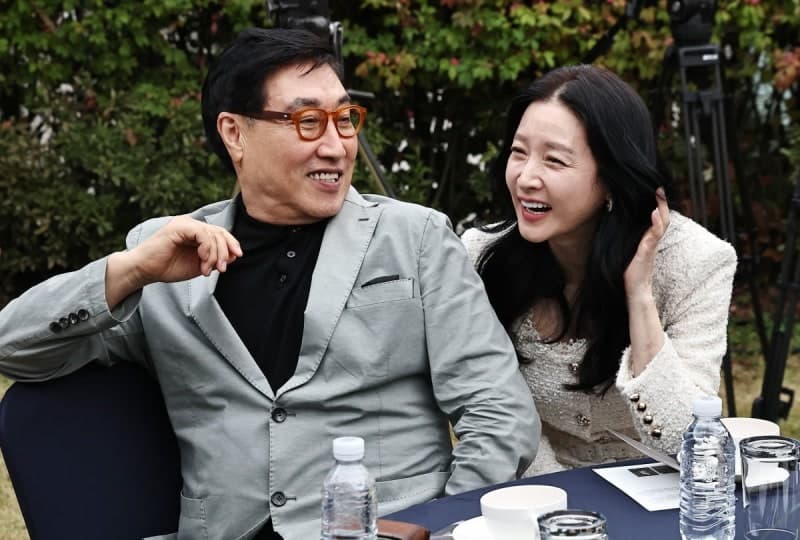 이영애, 20세 연상 남편 정호영과 신영균 백수연 참석…영화계 별들 총출동
