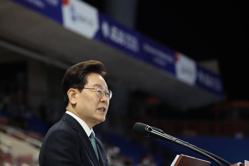 이재명 대통령, 부천 공장 화재 순직 소방관에 '참담한 마음…헌신 잊지 않겠다'