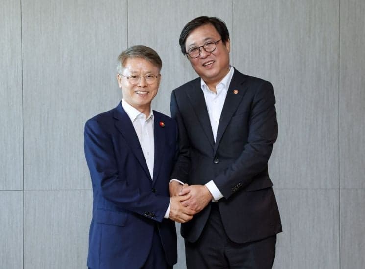 최휘영 문체부 장관-민형배 시장, '관광객 3천만 시대' 위한 지역 문화·체육 협력 맞손