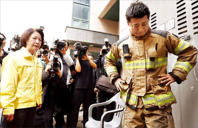 부천 도장공장 화재로 소방관 1명 위중… 재정 빨대 발언 논란 재점화