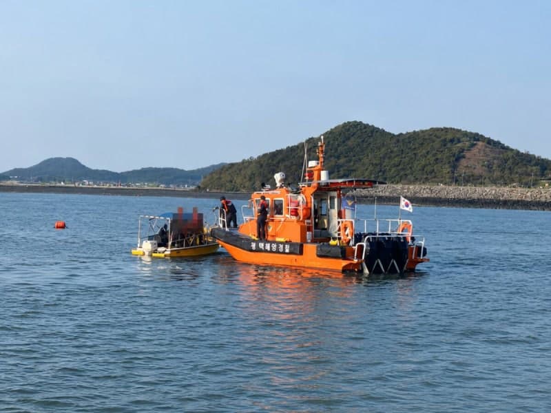 안산 누에섬 인근서 모터보트 표류…해경, 승선원 2명 전원 구조