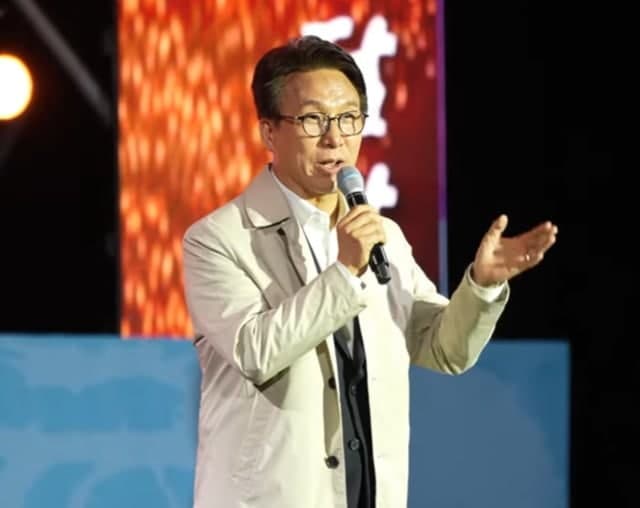 지역 축제 난입해 공연 끊은 김민석…국힘 '문화향유권 침해' 비판