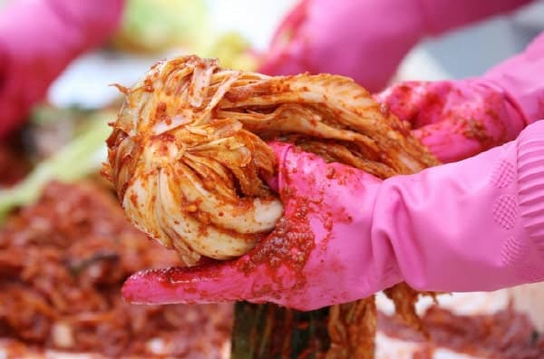 배추·무 가격은 안정세인데… 김장 양념 새우젓값은 32% 폭등