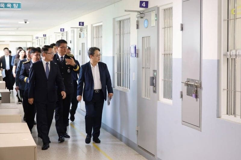 교도소 과밀 수용에 형기 60% 미만 가석방 3.7배 급증