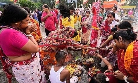 인도 서벵골주 힌두 축제 현장서 압사 사고…7세 아동 포함 17명 사망