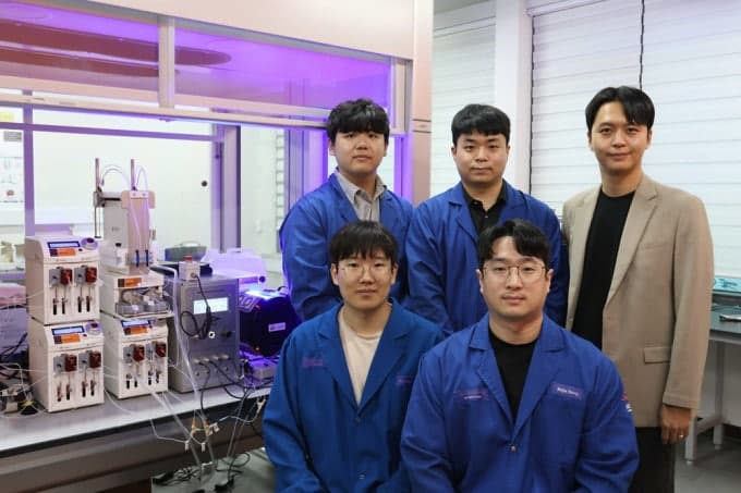 로봇과 빛으로 신약 후보물질 24시간 무인 합성한다…KAIST 플랫폼 개발