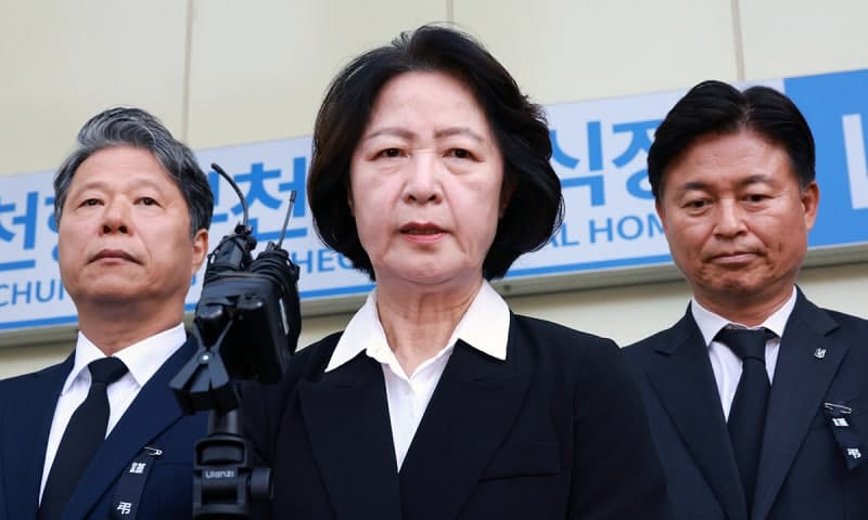 추미애 '소방 재정 빨대' 발언 파장…순직 소방관 빈소 '등 떠밀린 사과'에 비판 증폭
