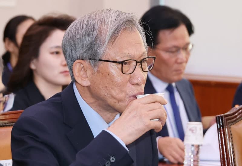 유홍준 국립중앙박물관장, 친일파 글씨를 애국지사 유묵으로 전시해 '중대한 불찰' 사과