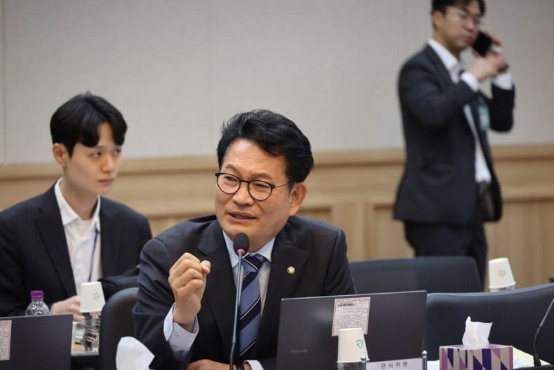 브런슨 주한미군사령관의 'DMZ 철책선' 발언 파장… 정부 우려에 美 "공감"
