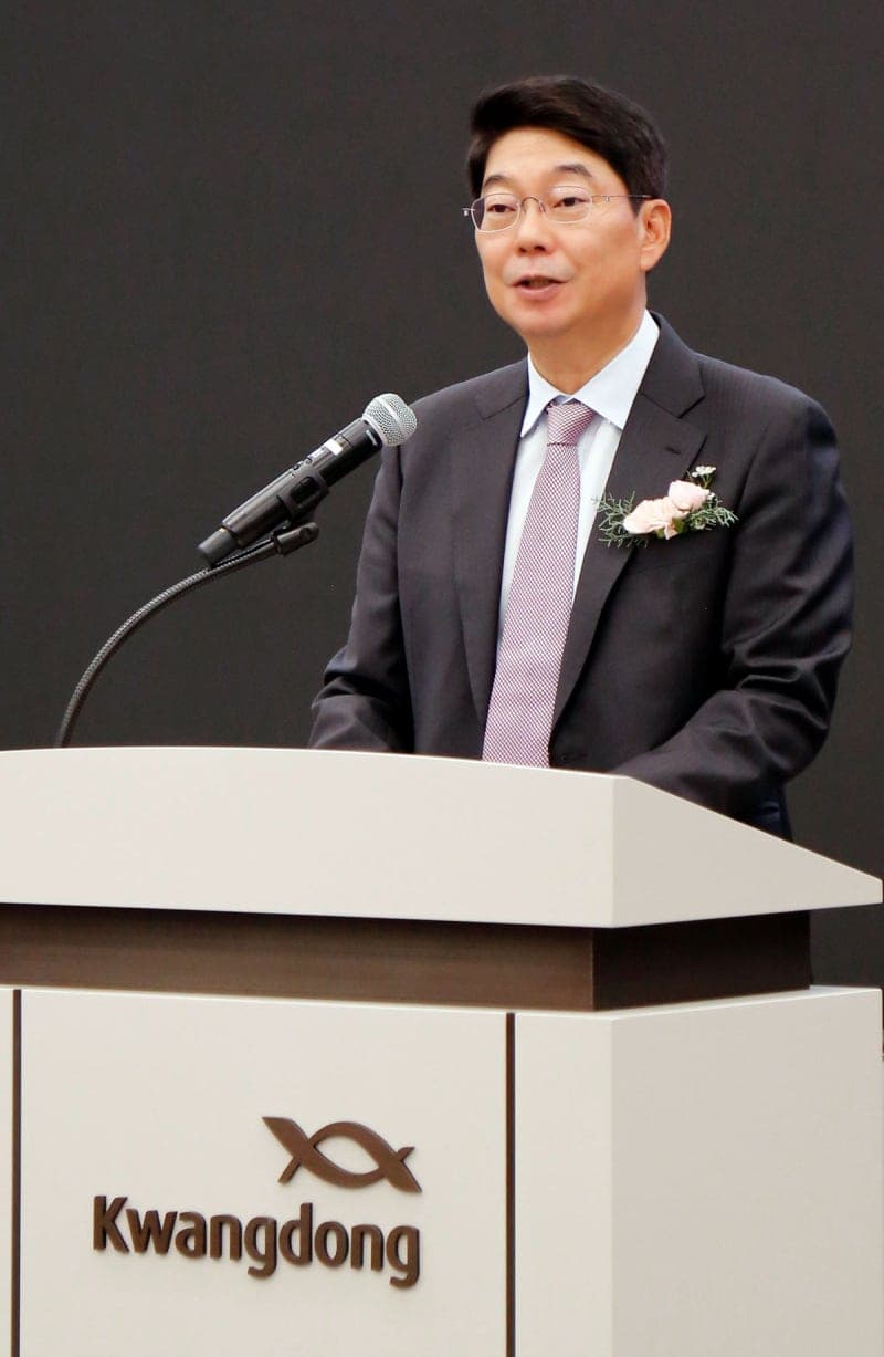 광동제약 창립 63주년, 최성원 회장 "제약 전문성과 사회적 책임 강화"