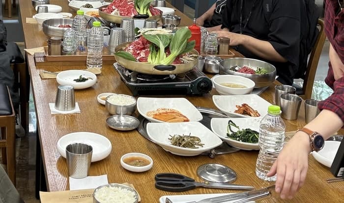 식사비 60만 원 전부 냈습니다, 장애인 단체 손님 돕고 떠난 익명의 기부자