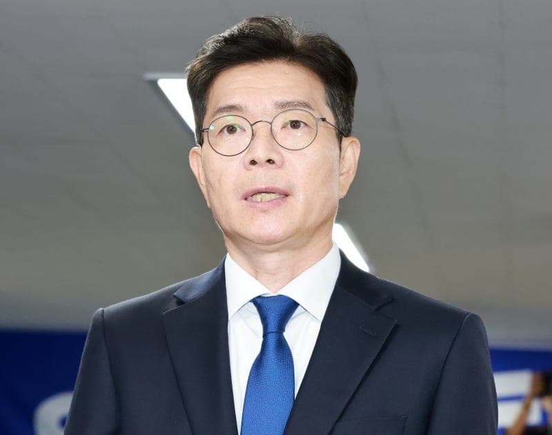 정원오 전 성동구청장, '선거법 위반 혐의'로 경찰 소환 조사받아