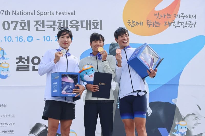 계룡건설 철인3종 선수단, 전국체전 3년 연속 전 종목 석권 대기록