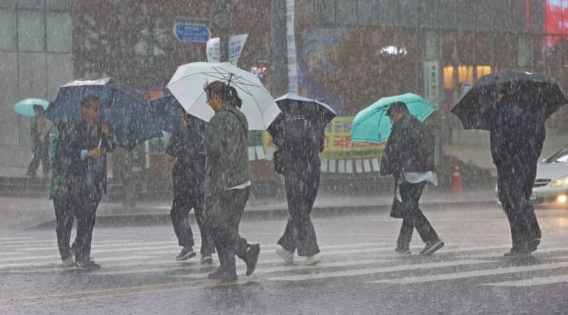 남부·제주 강한 비바람 주의…돌풍·천둥번개 동반한 가을비