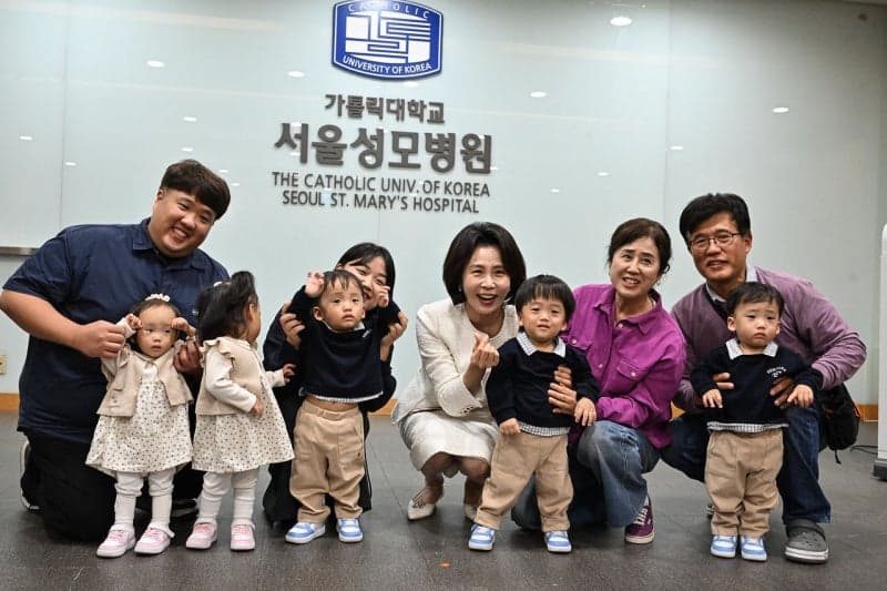 김혜경 여사 “아이 키우려면 온 마을 넘어 온 나라의 도움 필요”
