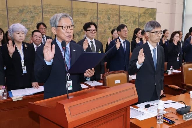 친일파 글씨를 애국지사 유묵으로… 유홍준 국립중앙박물관장 '셀프 출품' 사과