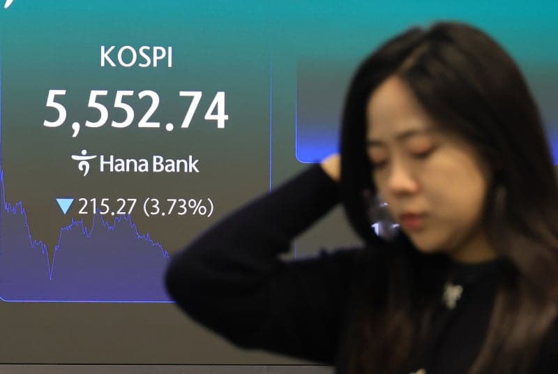 원·달러 환율 1328원대 마감…2년 만에 최저치 경신