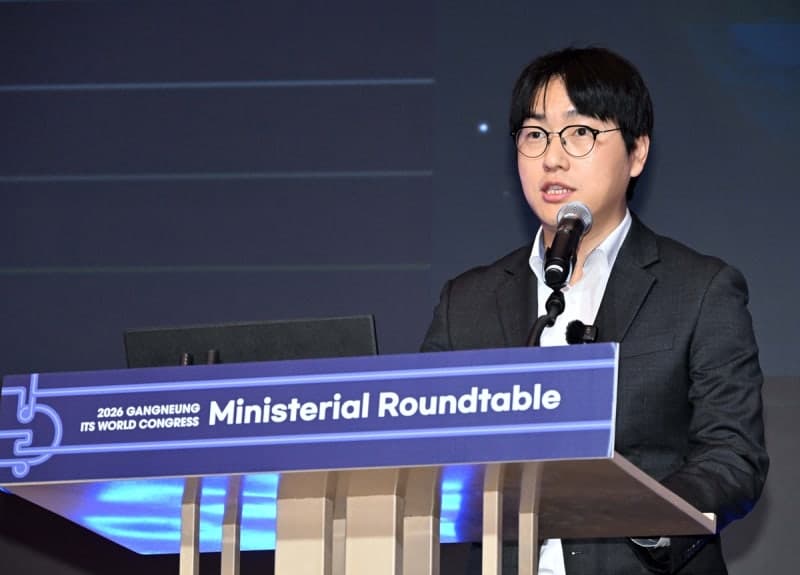 하정우 국가AI전략위 부위원장, 강원 AI 현장 점검…“동해 데이터센터는 지역 성장의 기회”