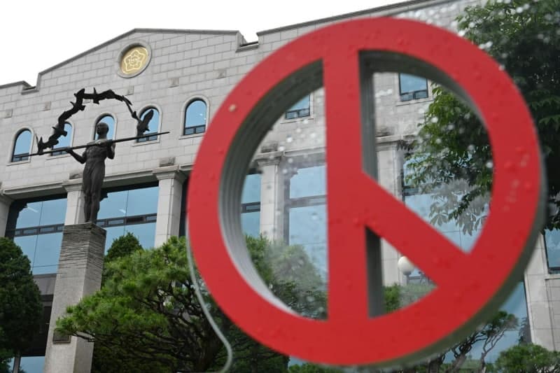 선관위 '월 200만원대 활동비' 불법 전용 의혹…특검 압수수색 영장 기각