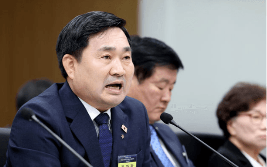 강원랜드 직원들 주말에 법카 9억 펑펑…경영진은 민주당 정치 활동 논란