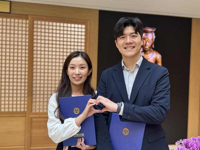조계종 '나는 절로' 다섯 번째 부부 탄생, 진우 스님 법명 수여