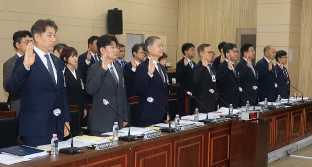 국립창원대 총장 연임 규정 변경과 법인화 추진, 국감서 '셀프 연임' 논란 도마 위