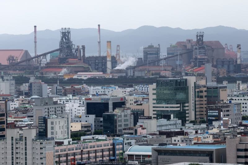 법무법인 율촌, 포스코 대러 제재 뚫고 석탄 대금 지급길 열었다