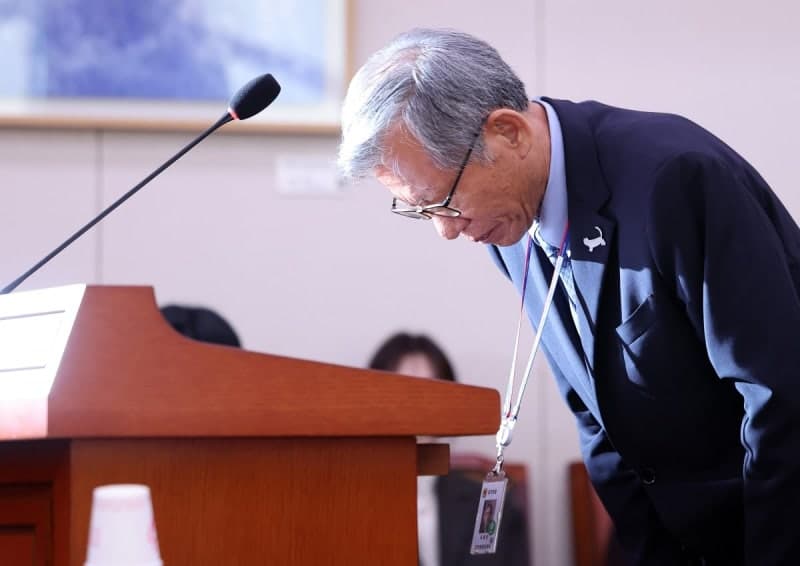 '친일파 유묵 셀프 출품' 논란 유홍준 관장 사의…이재명 대통령 당일 재가