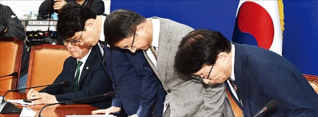 김민석 대표 취임 두 달, 잇단 실언과 구설수에 민주당 지지율 급락