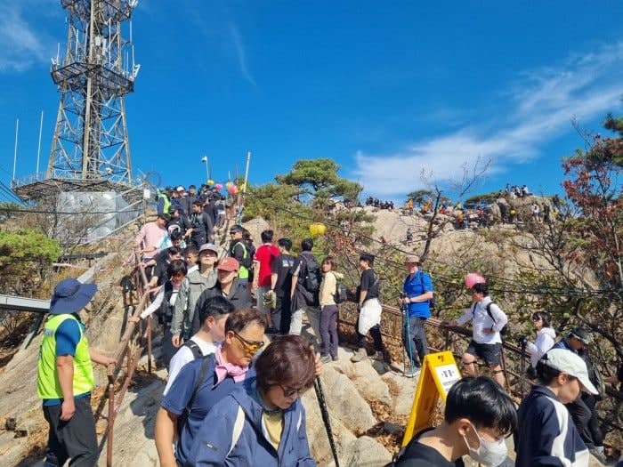 관악구, 가을 단풍철 맞아 관악산 등산객 안전관리 총력
