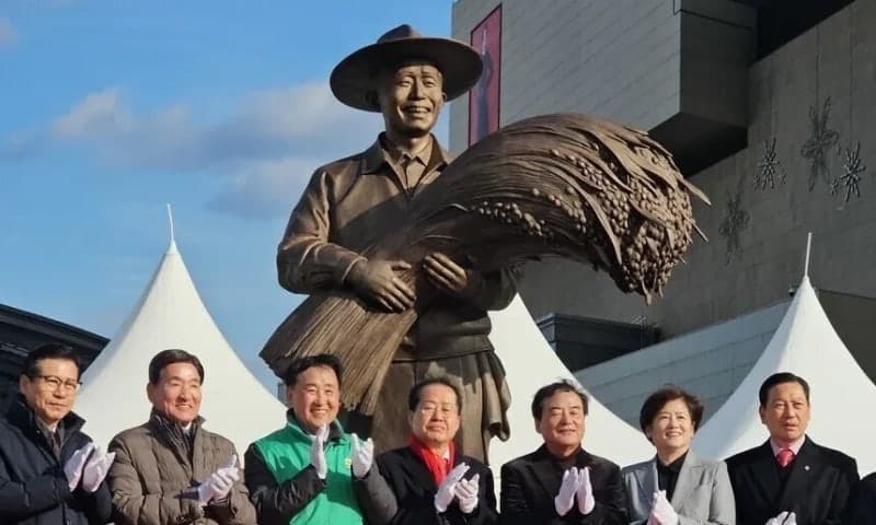 동대구역 박정희 동상 철거 소송 마침표…국가철도공단 항소 포기로 존치 확정