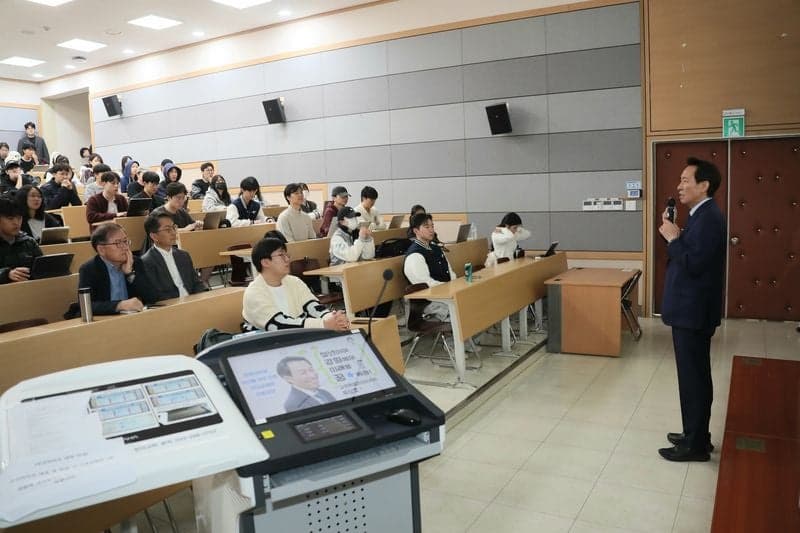 우상호 강원지사, 한림대서 청년 특강…AI 시대 강원의 미래와 혁신 강조