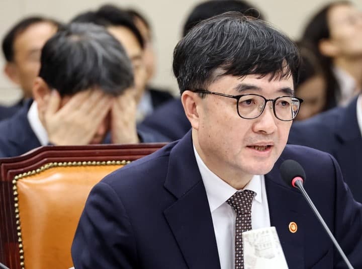 국무조정실장, 반도체 산업 '필수유지업무' 지정 검토에 100% 공감