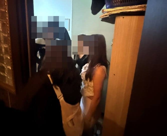 경기남부경찰, 외국인 밀집지역 불법 풍속업소 2차 단속…26명 검거